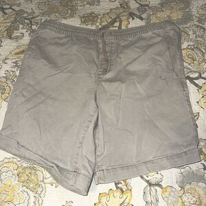 Men’s Khaki Shorts